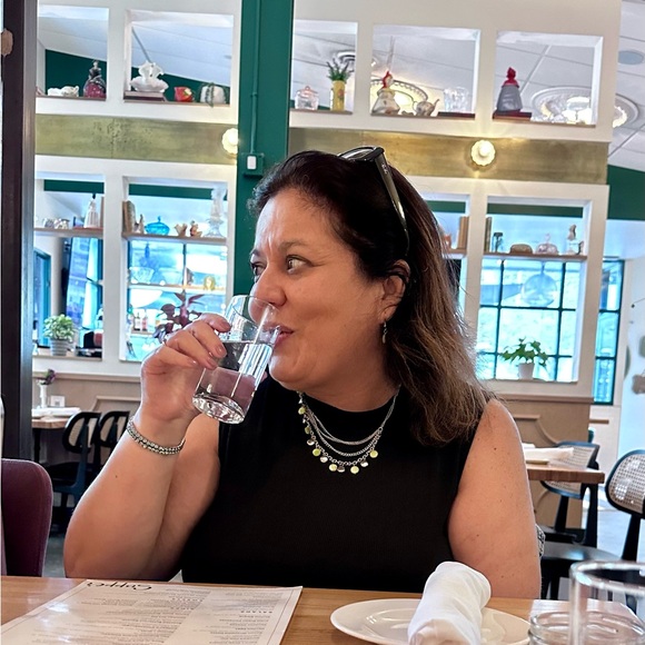 Meet your Posher, Nancy - Picture 2 of 3